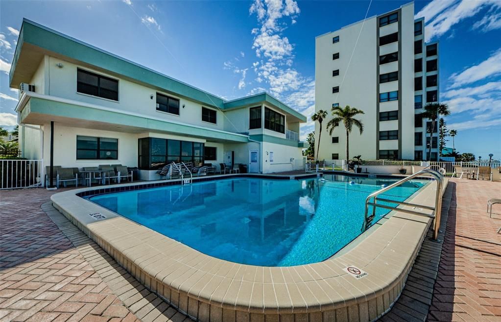 For Sale: $545,000 (2 beds, 2 baths, 1375 Square Feet)
