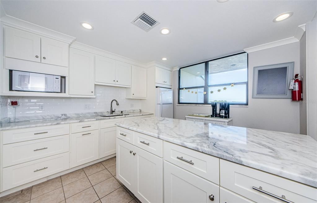 For Sale: $545,000 (2 beds, 2 baths, 1375 Square Feet)