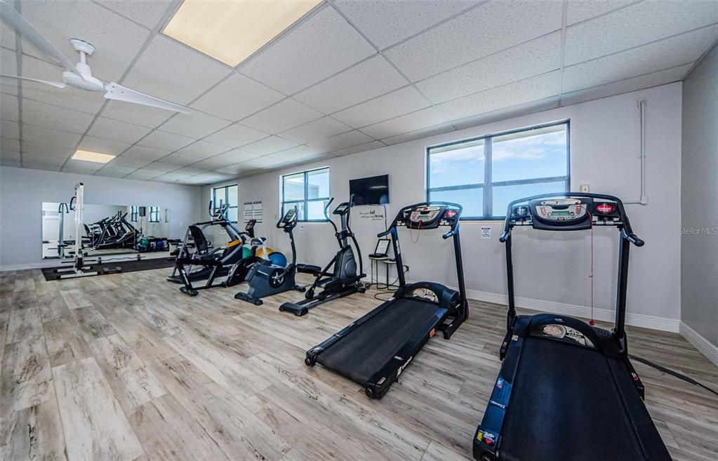 For Sale: $545,000 (2 beds, 2 baths, 1375 Square Feet)