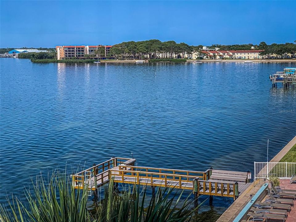 For Sale: $545,000 (2 beds, 2 baths, 1375 Square Feet)