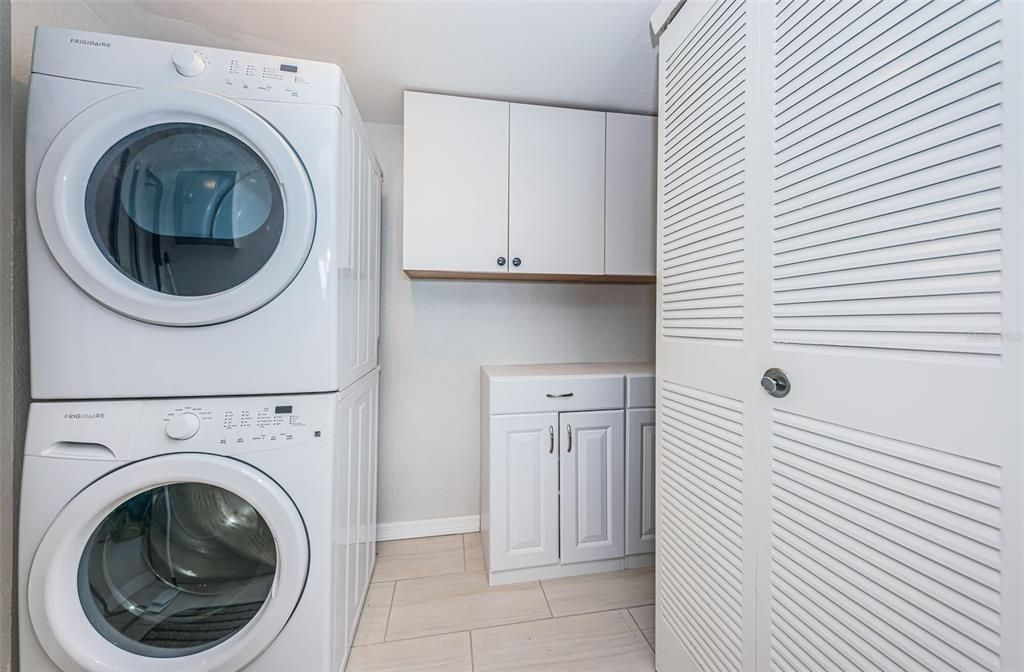 For Sale: $545,000 (2 beds, 2 baths, 1375 Square Feet)