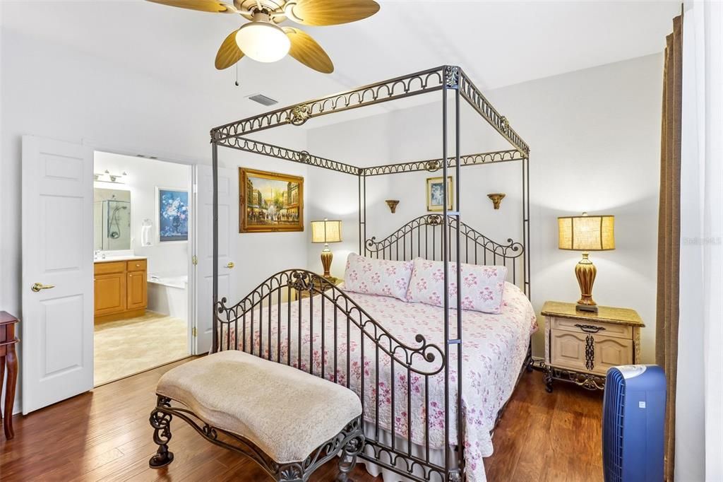 На продажу: $369,000 (3 спален, 2 ванн, 1958 Квадратных фут)