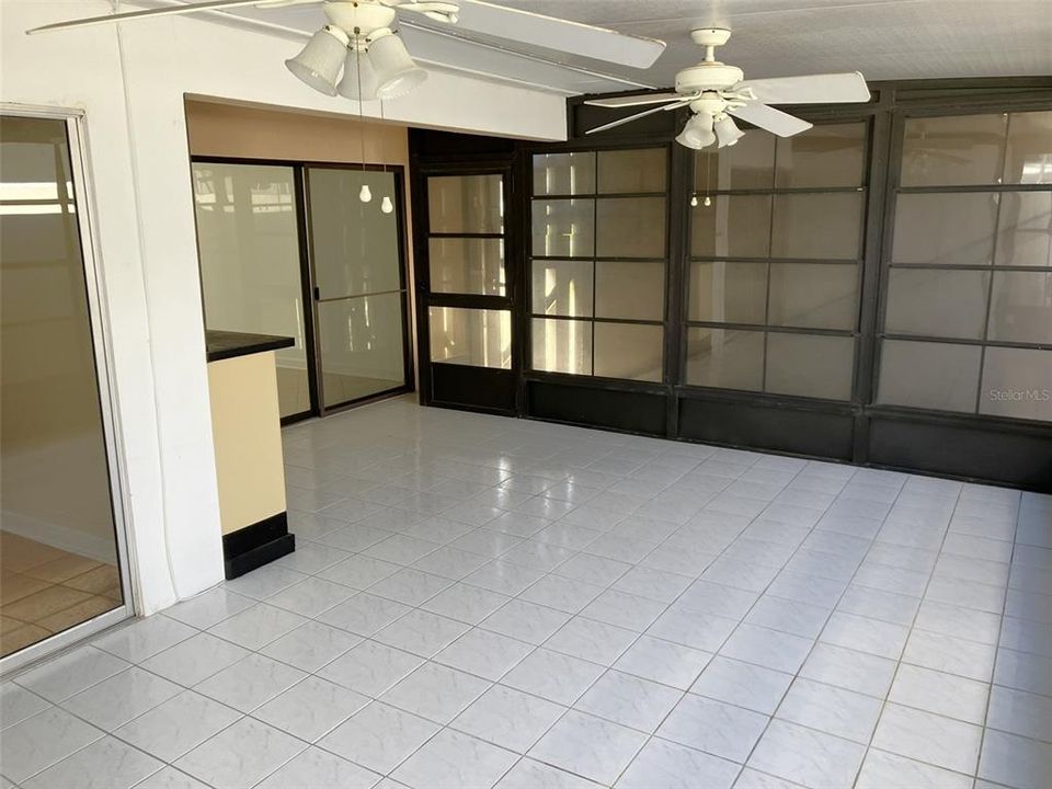 For Sale: $199,900 (2 beds, 2 baths, 1030 Square Feet)