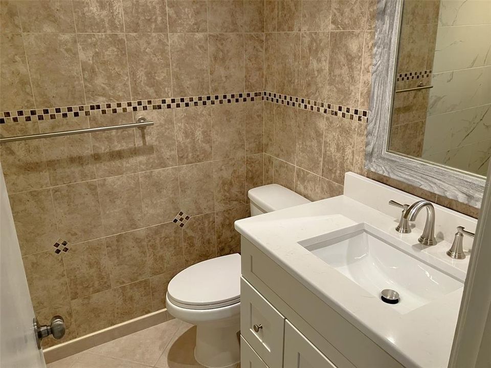 For Sale: $199,900 (2 beds, 2 baths, 1030 Square Feet)