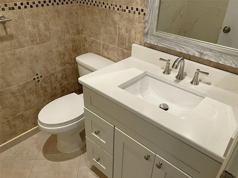 For Sale: $199,900 (2 beds, 2 baths, 1030 Square Feet)