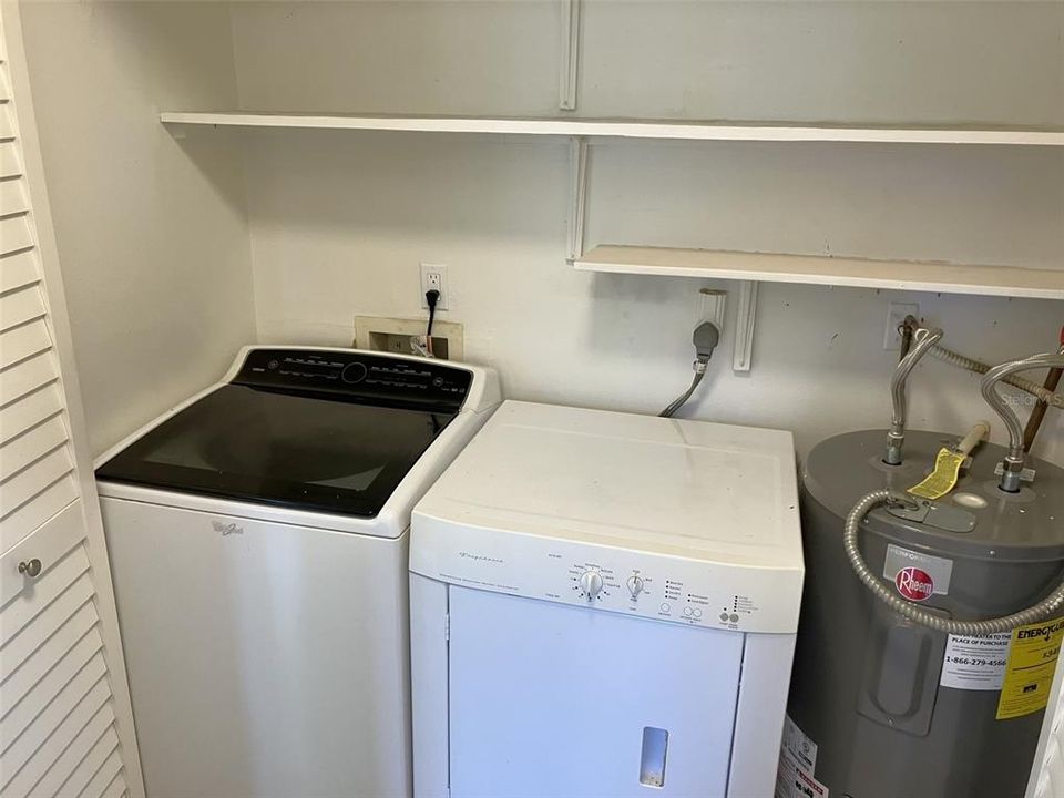 For Sale: $199,900 (2 beds, 2 baths, 1030 Square Feet)