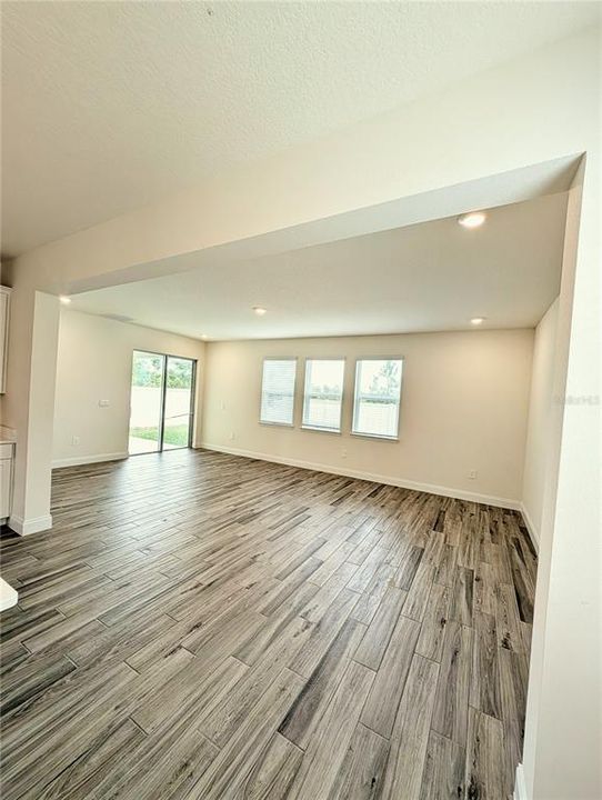 For Sale: $635,000 (5 beds, 3 baths, 3170 Square Feet)
