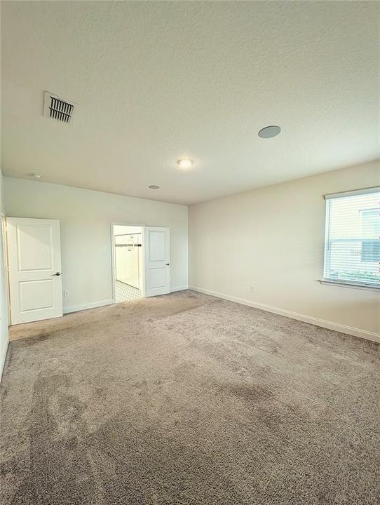 For Sale: $635,000 (5 beds, 3 baths, 3170 Square Feet)