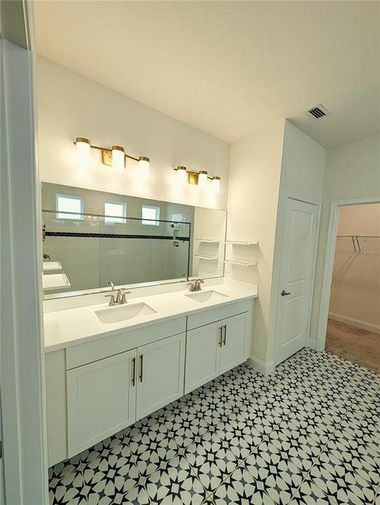 For Sale: $635,000 (5 beds, 3 baths, 3170 Square Feet)