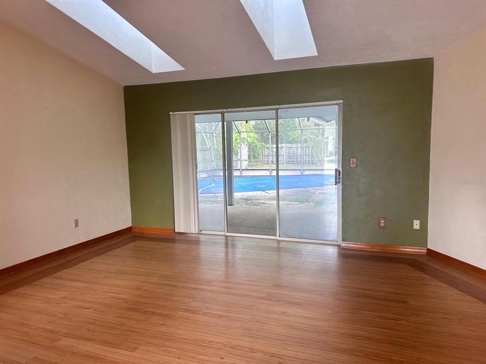 На продажу: $375,000 (3 спален, 2 ванн, 2462 Квадратных фут)