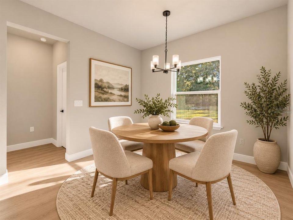 For Sale: $315,000 (4 beds, 3 baths, 1952 Square Feet)