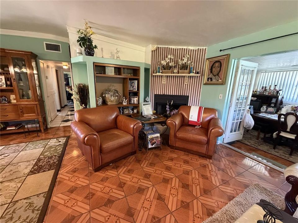 На продажу: $325,000 (3 спален, 3 ванн, 1845 Квадратных фут)