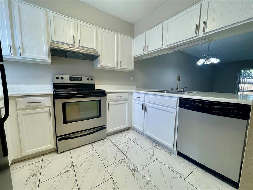 For Sale: $145,000 (2 beds, 2 baths, 1154 Square Feet)