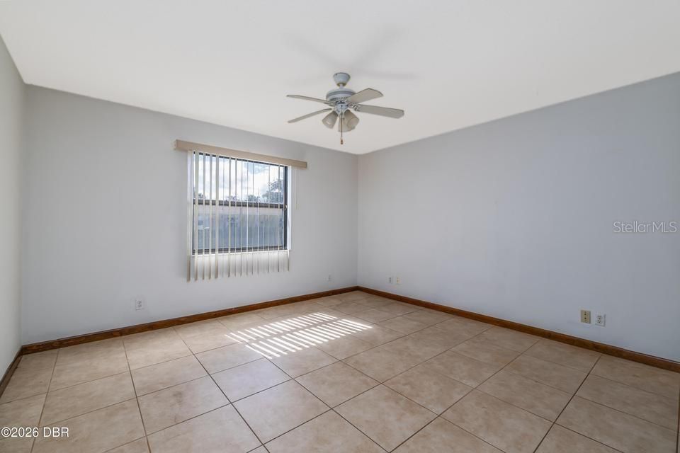 En Venta: $359,000 (2 camas, 2 baños, 1560 Pies cuadrados)