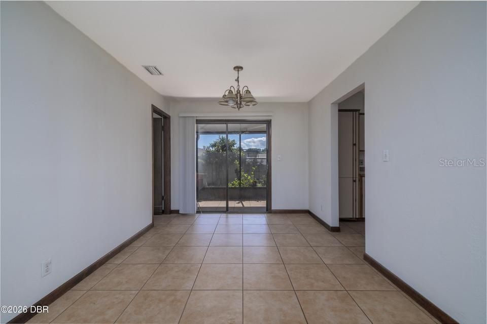 En Venta: $359,000 (2 camas, 2 baños, 1560 Pies cuadrados)