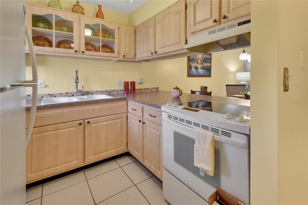 En Venta: $159,900 (2 camas, 1 baños, 930 Pies cuadrados)