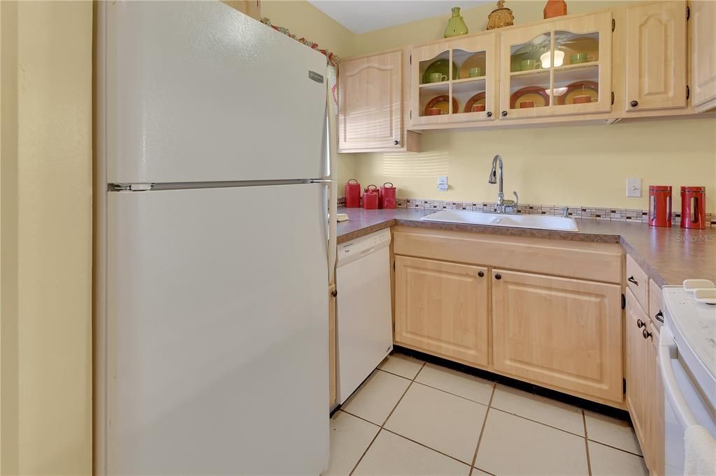 En Venta: $159,900 (2 camas, 1 baños, 930 Pies cuadrados)