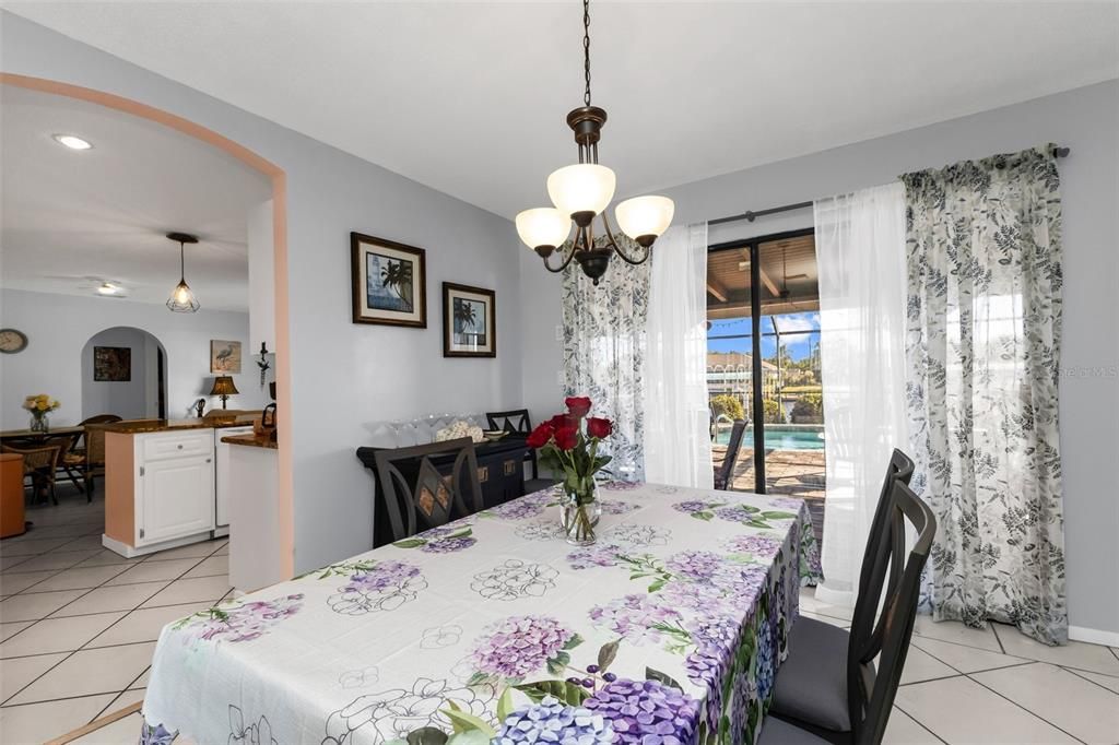 На продажу: $475,000 (3 спален, 2 ванн, 1645 Квадратных фут)