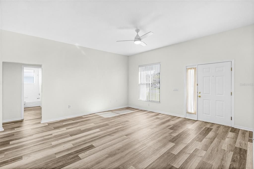 На продажу: $289,900 (3 спален, 2 ванн, 1629 Квадратных фут)