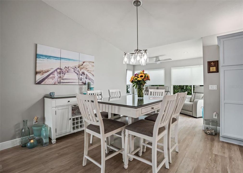 На продажу: $425,000 (3 спален, 2 ванн, 1392 Квадратных фут)