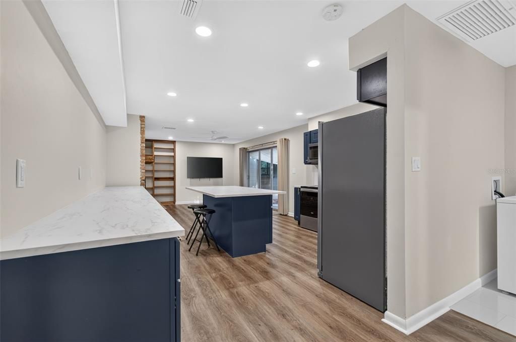 На продажу: $439,000 (4 спален, 2 ванн, 2098 Квадратных фут)