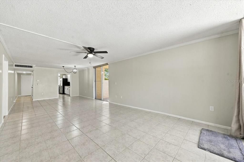 For Sale: $179,900 (2 beds, 2 baths, 1200 Square Feet)