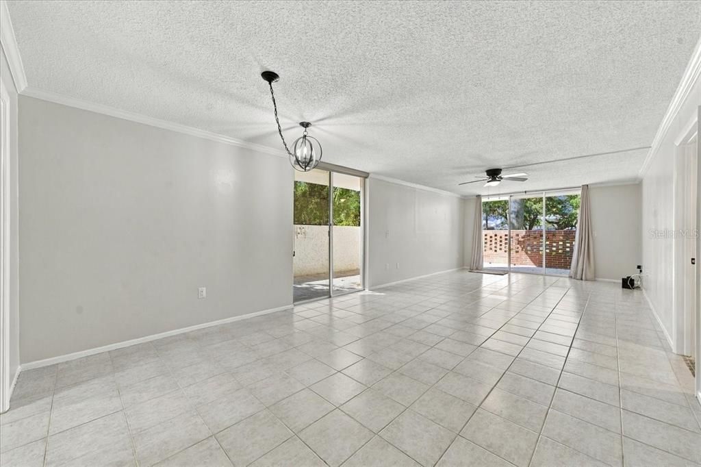 For Sale: $179,900 (2 beds, 2 baths, 1200 Square Feet)