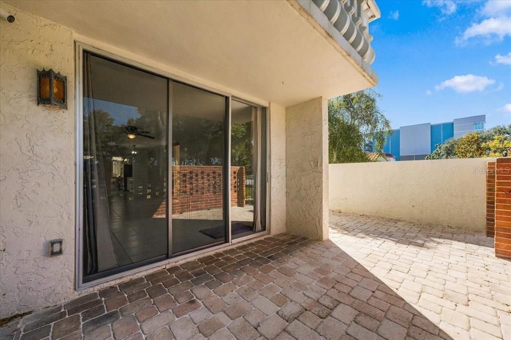 For Sale: $179,900 (2 beds, 2 baths, 1200 Square Feet)