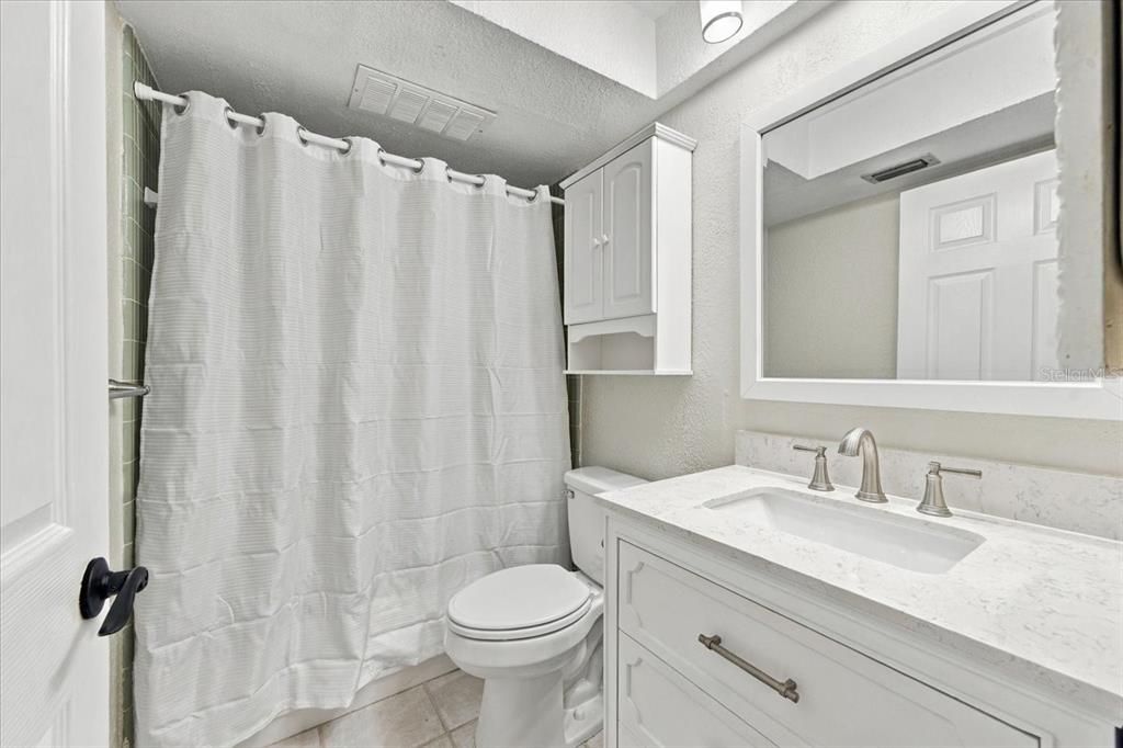 For Sale: $179,900 (2 beds, 2 baths, 1200 Square Feet)