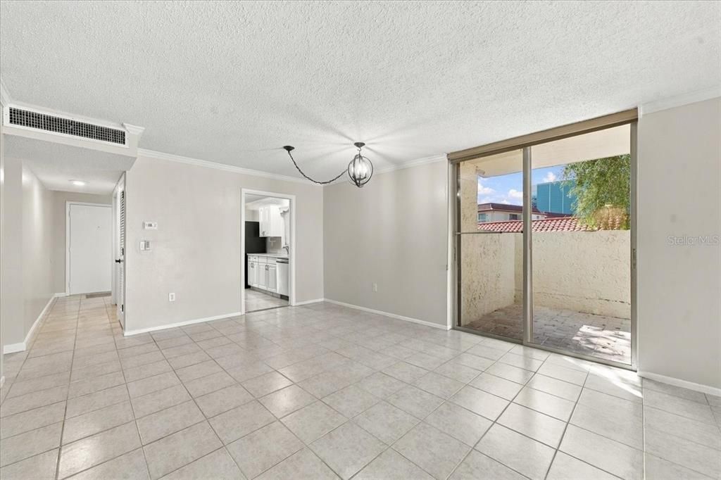 For Sale: $179,900 (2 beds, 2 baths, 1200 Square Feet)