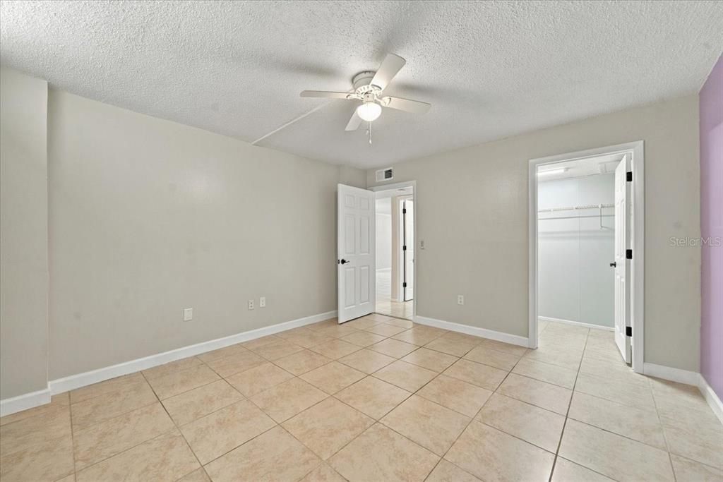 For Sale: $179,900 (2 beds, 2 baths, 1200 Square Feet)