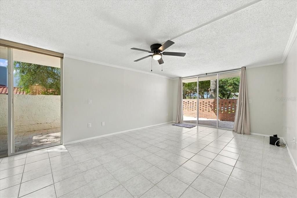 For Sale: $179,900 (2 beds, 2 baths, 1200 Square Feet)