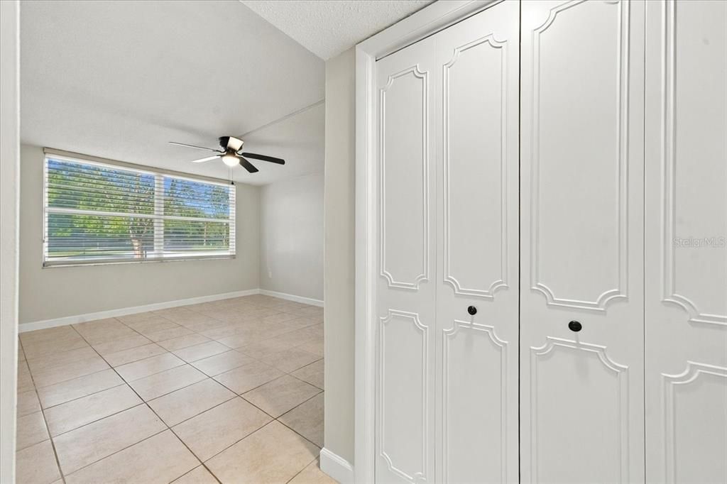 For Sale: $179,900 (2 beds, 2 baths, 1200 Square Feet)