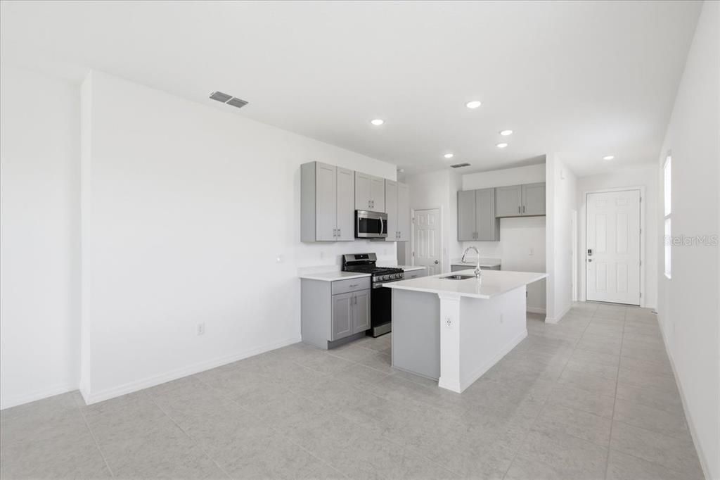 En Venta: $305,680 (3 camas, 2 baños, 1335 Pies cuadrados)