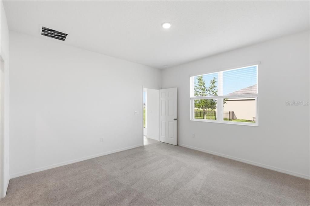 En Venta: $305,680 (3 camas, 2 baños, 1335 Pies cuadrados)