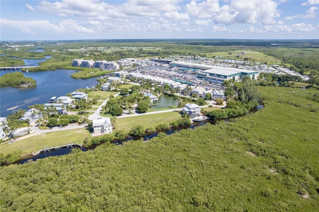 На продажу: $420,000 (0.26 acres)