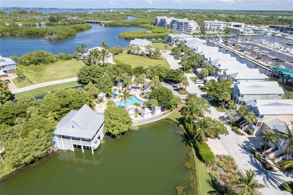 На продажу: $420,000 (0.26 acres)