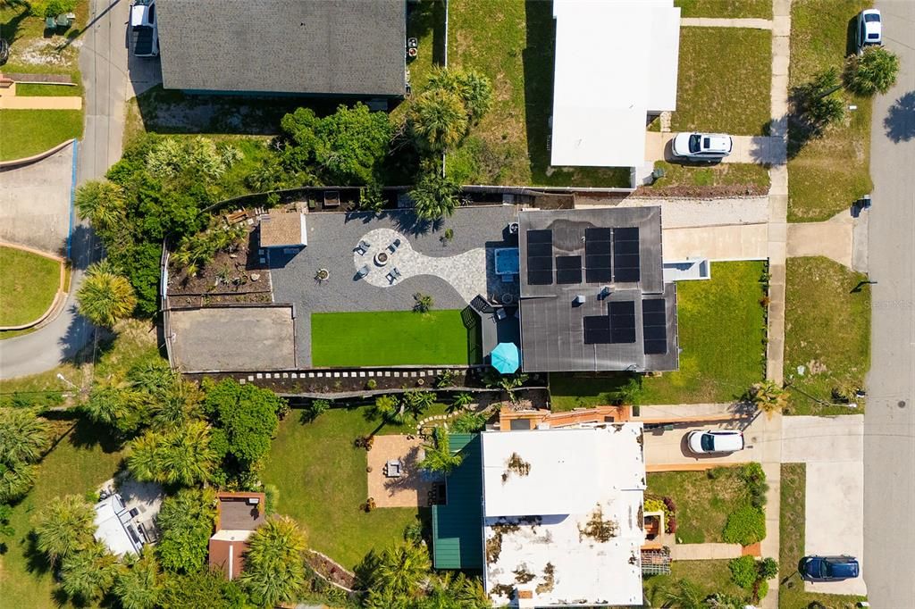 На продажу: $399,900 (2 спален, 2 ванн, 1075 Квадратных фут)