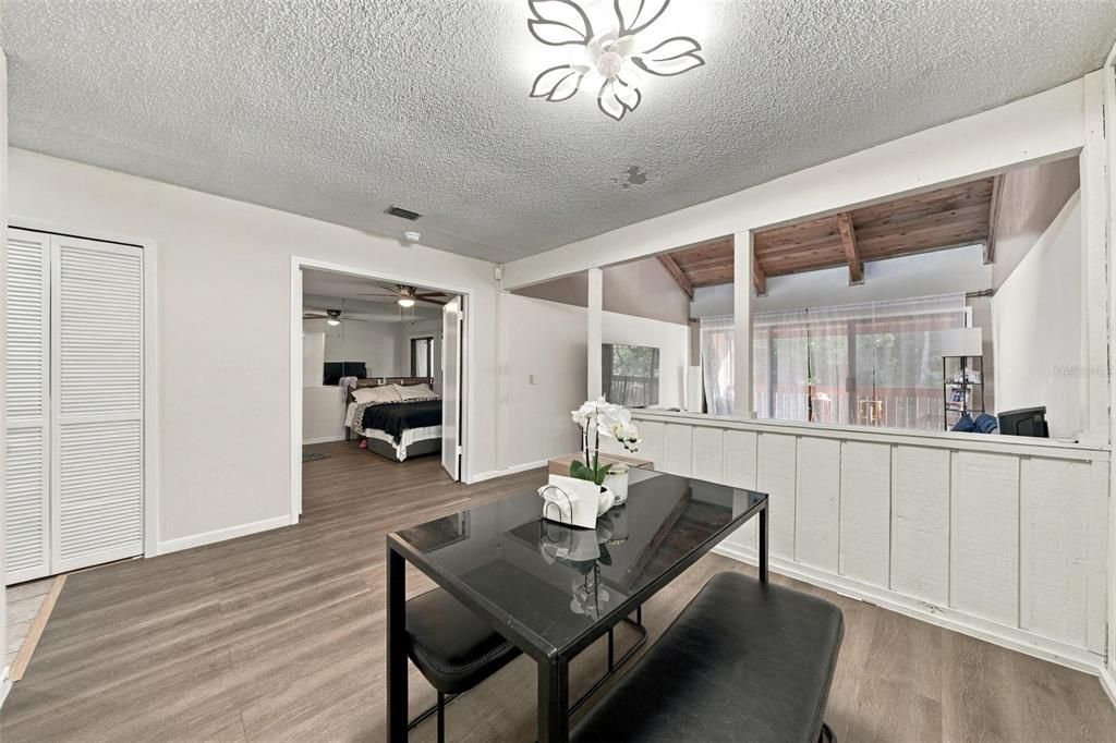 En Venta: $164,900 (4 camas, 2 baños, 1141 Pies cuadrados)