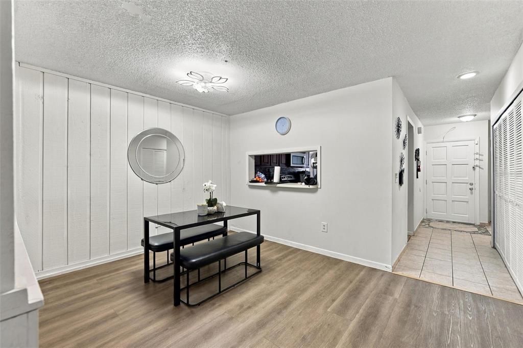 En Venta: $164,900 (4 camas, 2 baños, 1141 Pies cuadrados)