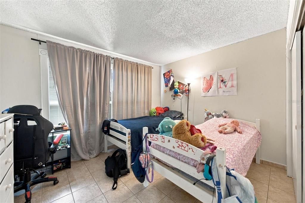 En Venta: $164,900 (4 camas, 2 baños, 1141 Pies cuadrados)