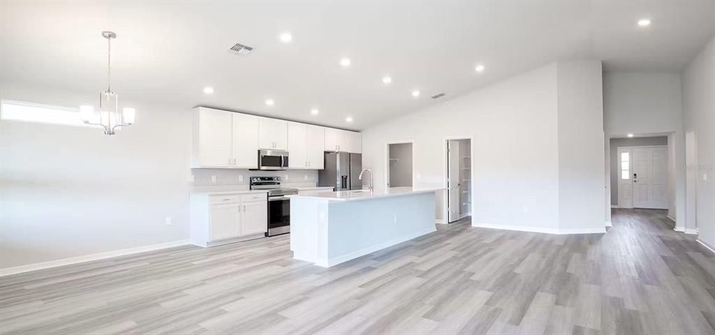 En Venta: $316,900 (4 camas, 2 baños, 2005 Pies cuadrados)