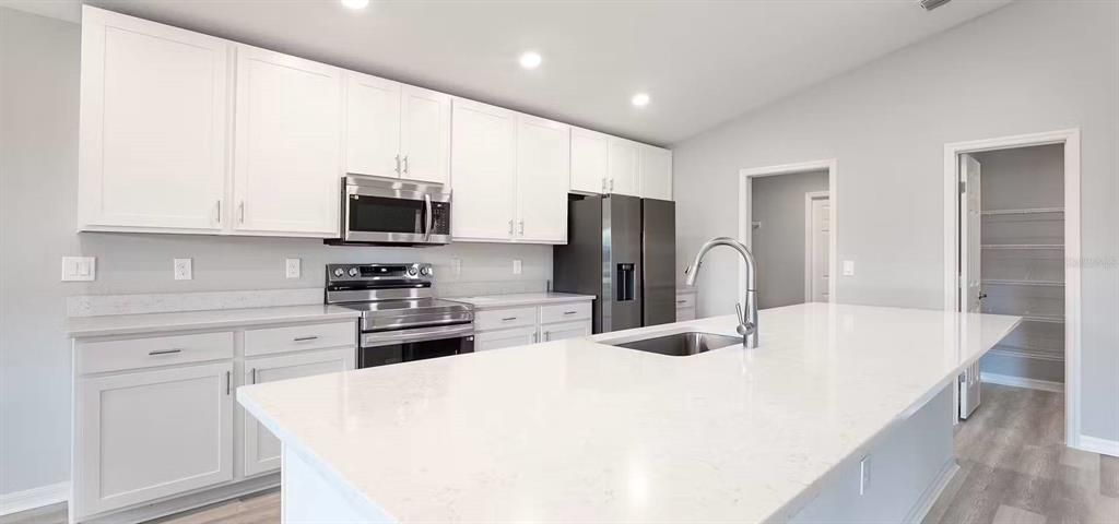 En Venta: $316,900 (4 camas, 2 baños, 2005 Pies cuadrados)