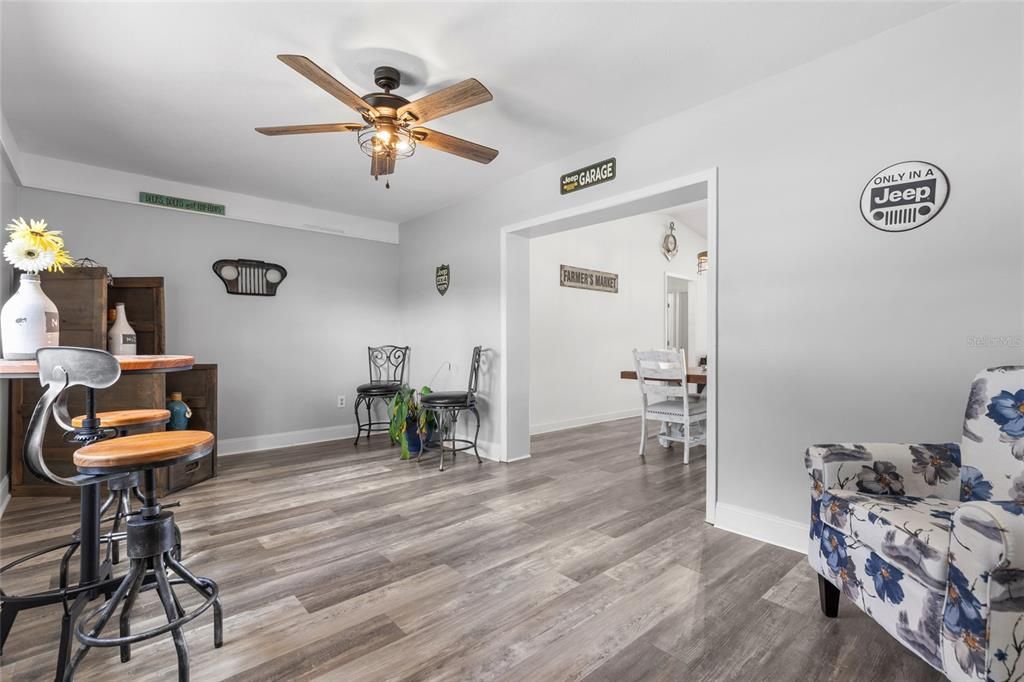 For Sale: $489,700 (3 beds, 2 baths, 1607 Square Feet)