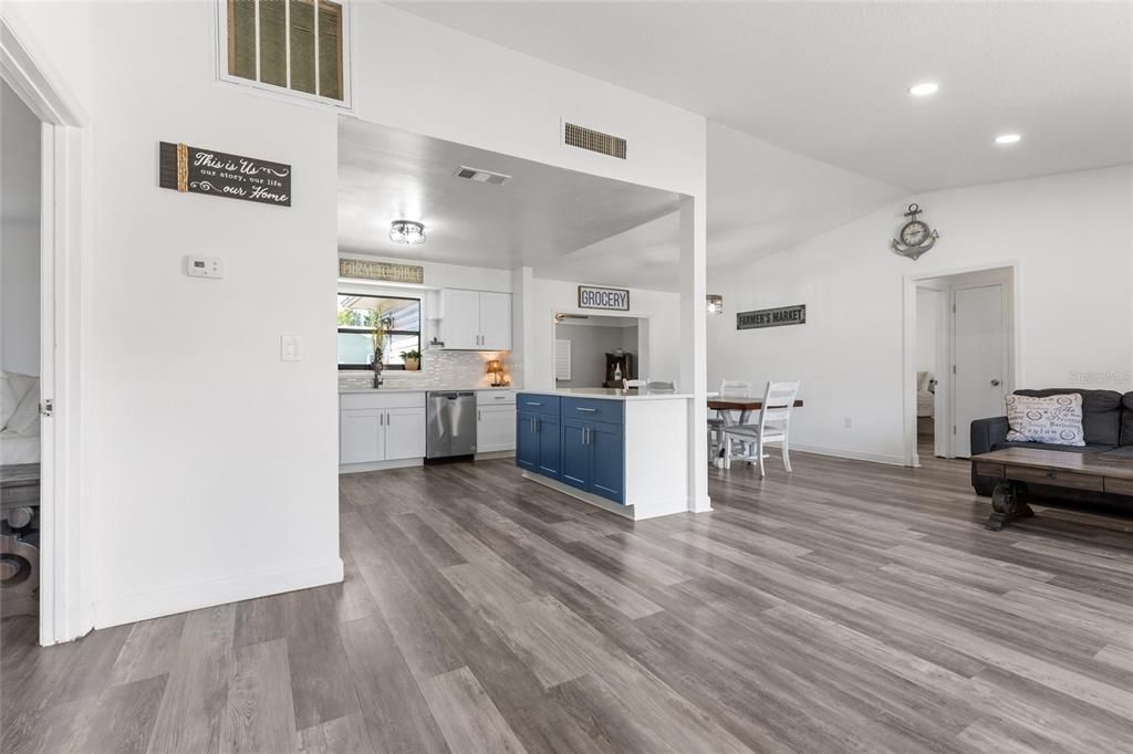 For Sale: $489,700 (3 beds, 2 baths, 1607 Square Feet)