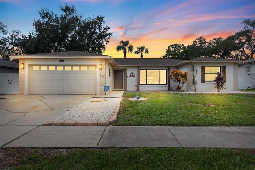 For Sale: $489,700 (3 beds, 2 baths, 1607 Square Feet)