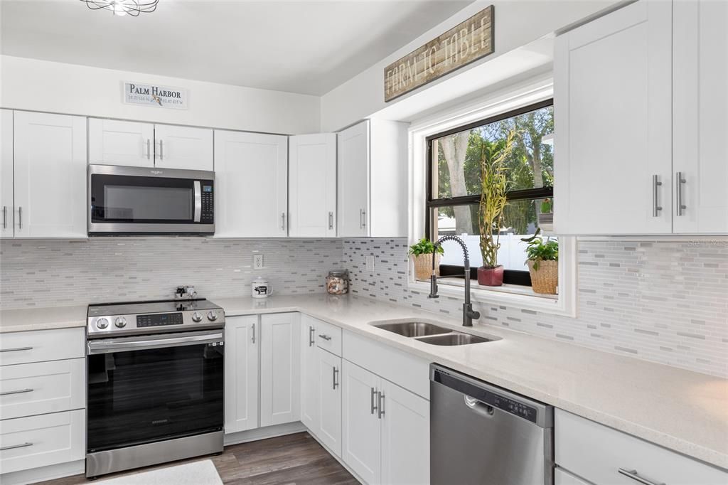 For Sale: $489,700 (3 beds, 2 baths, 1607 Square Feet)