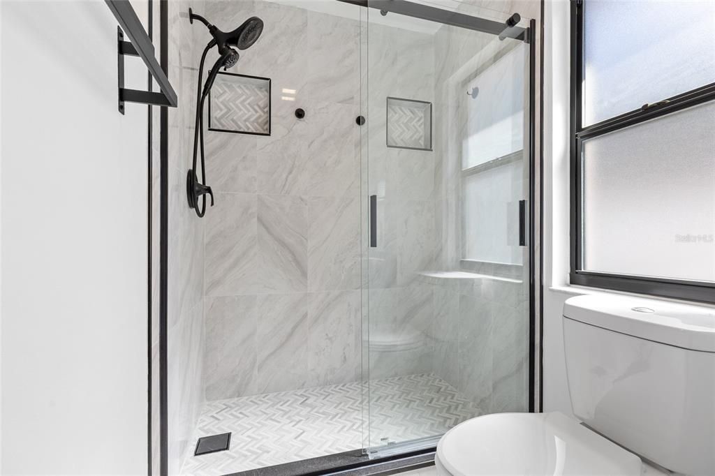 For Sale: $489,700 (3 beds, 2 baths, 1607 Square Feet)