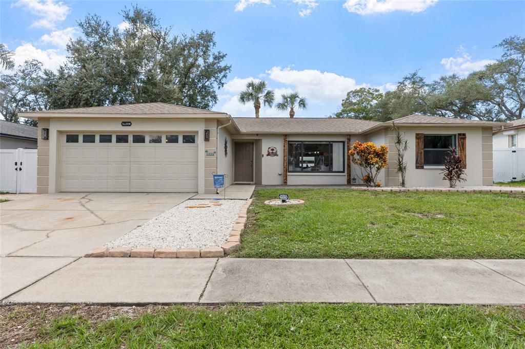 For Sale: $489,700 (3 beds, 2 baths, 1607 Square Feet)
