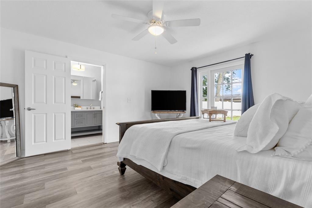 For Sale: $489,700 (3 beds, 2 baths, 1607 Square Feet)